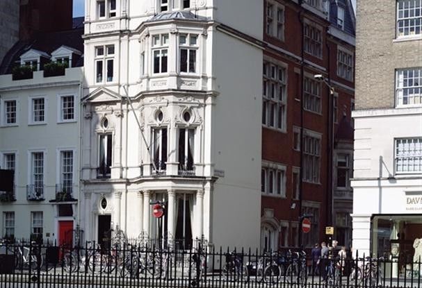 89 people MAYFAIR Offices – Flexible Rent