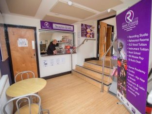 To Let Kitchen and Café