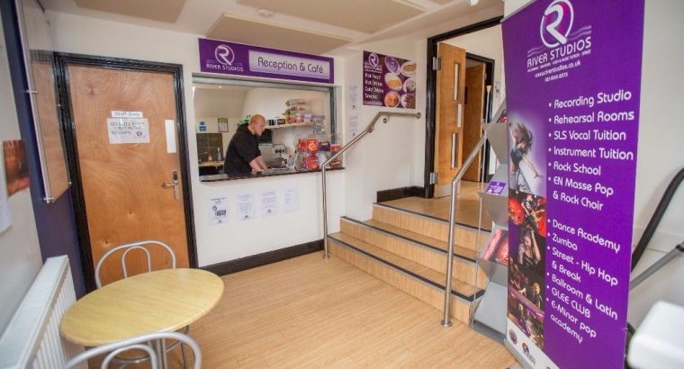 To Let Kitchen and Café