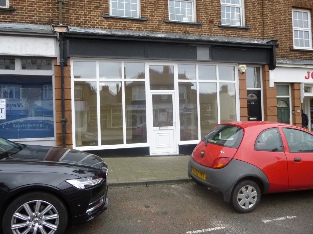 TO LET COMMERCIAL UNIT