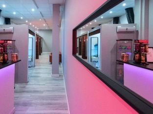 Shop to rent or may sell business in Birmingham