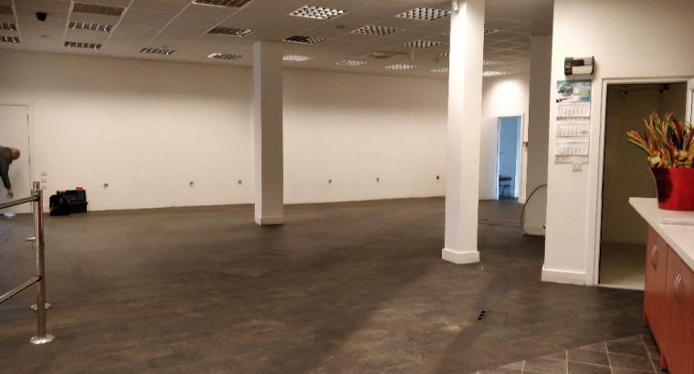 Large triple shop, approx 2950 sq ft