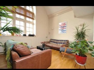 For Sale in Bristol – Stunning school conversion apartment