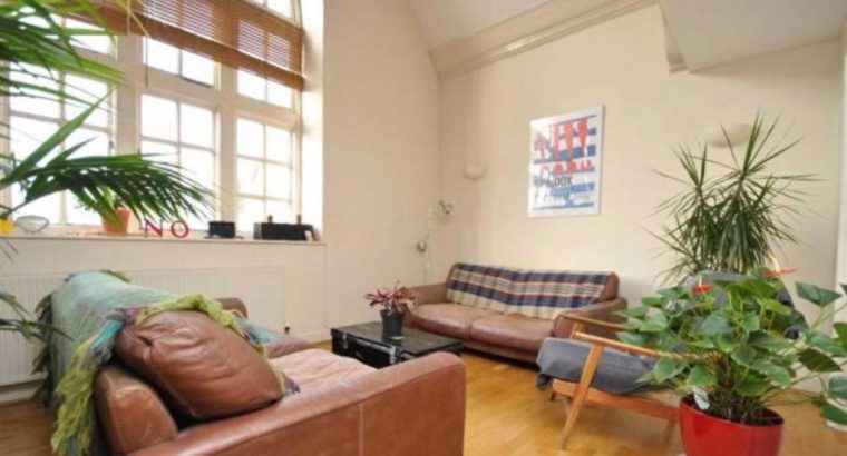 For Sale in Bristol – Stunning school conversion apartment