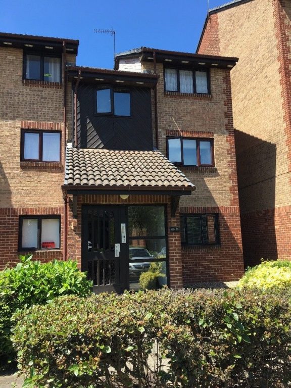 Well presented One bed ground floor flat, brand new double glazing, extended lease, vacant possession, car space