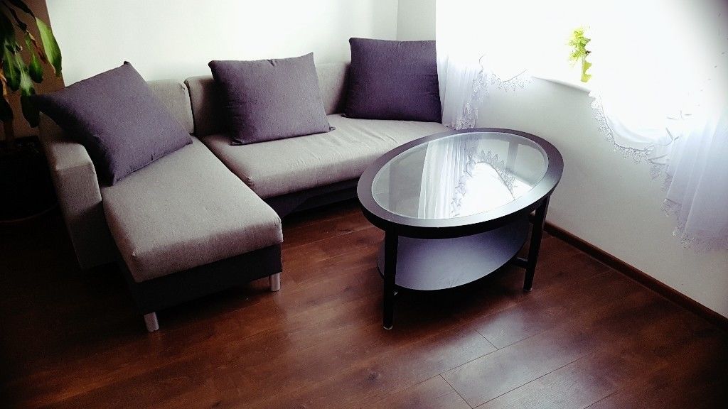 2 Bed Flat + Private Parking Space – For Sale