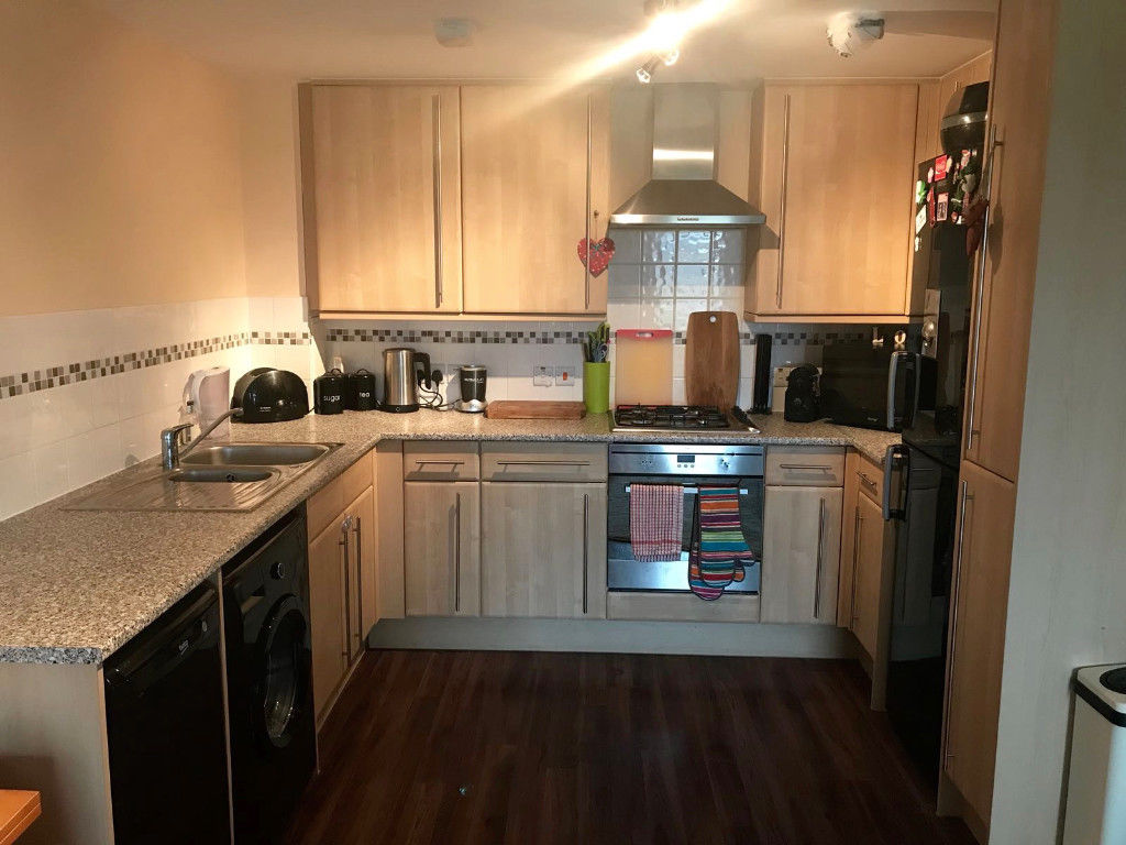 REDUCED PRICE – Lovely two bedroomed refurbished flat in Popley for sale