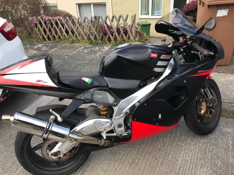 Black Aprilia rsv millie