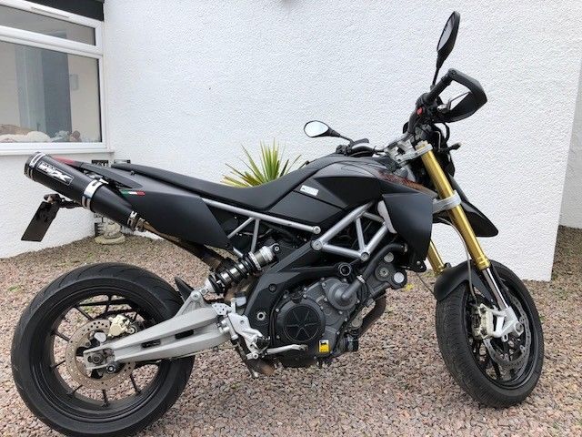 Aprilia Dorsoduro – 2011 Supermoto