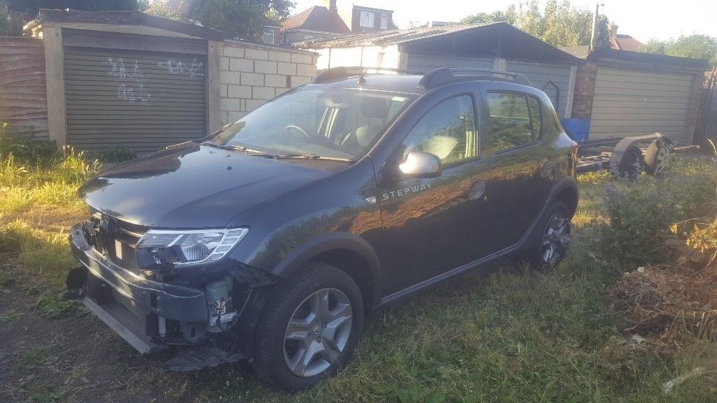 FACELIFT MODEL 2017 DACIA SANDERO STEPWAY LAUREATE 1.5 DCI S/S