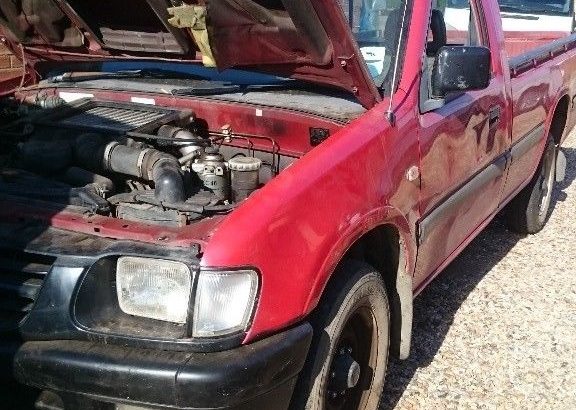 2002 Isuzu tf 2.5