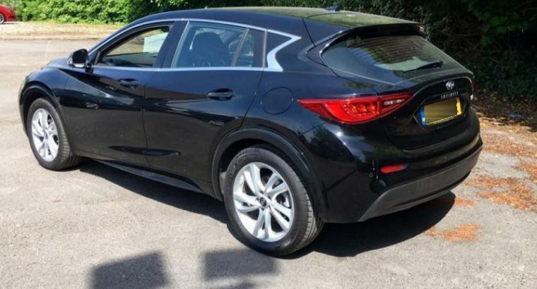Infiniti Q30 1.5d SE 2016 with One Owner Manual Diesel Hatchback