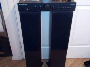 Brilliant Cambridge Audio amplifier with speakers