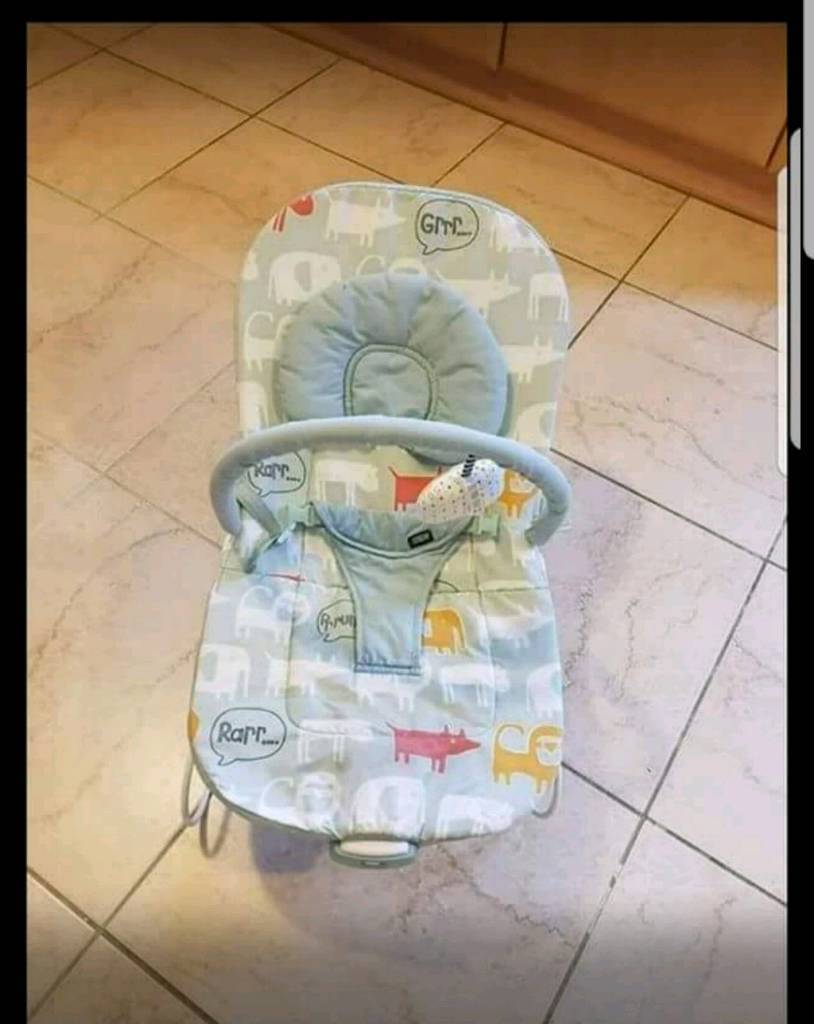 Vibrating musical baby bouncer – Mamas and papas