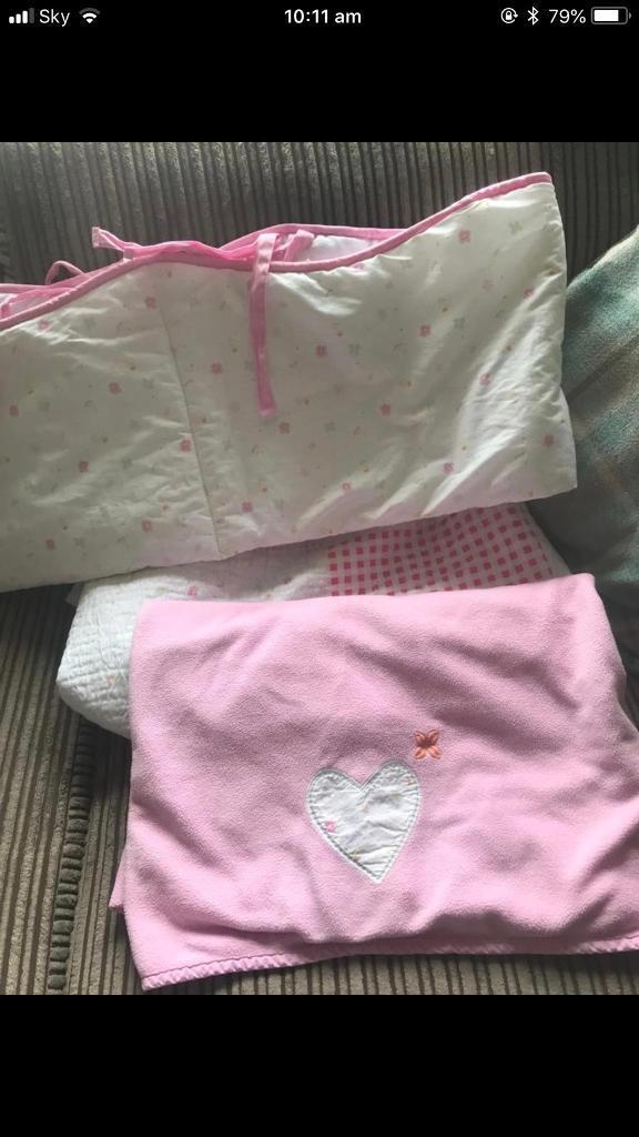 £16 Girls cot bumper set