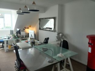Creative, light and bright office – Desk Space in an Events Company – with other freelancers