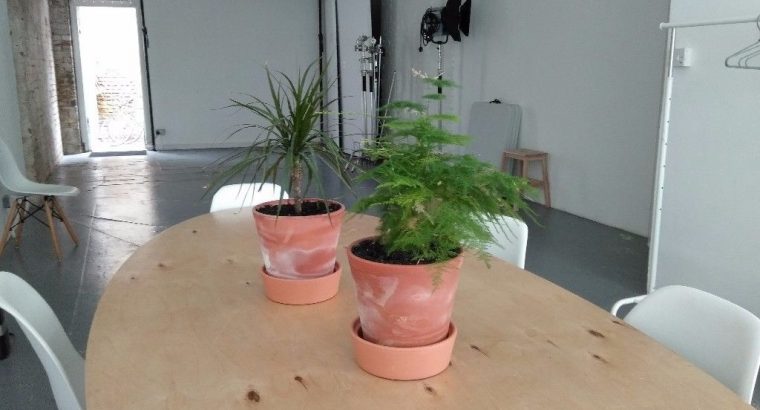 Co working / Desk Space and Photograhy Studio