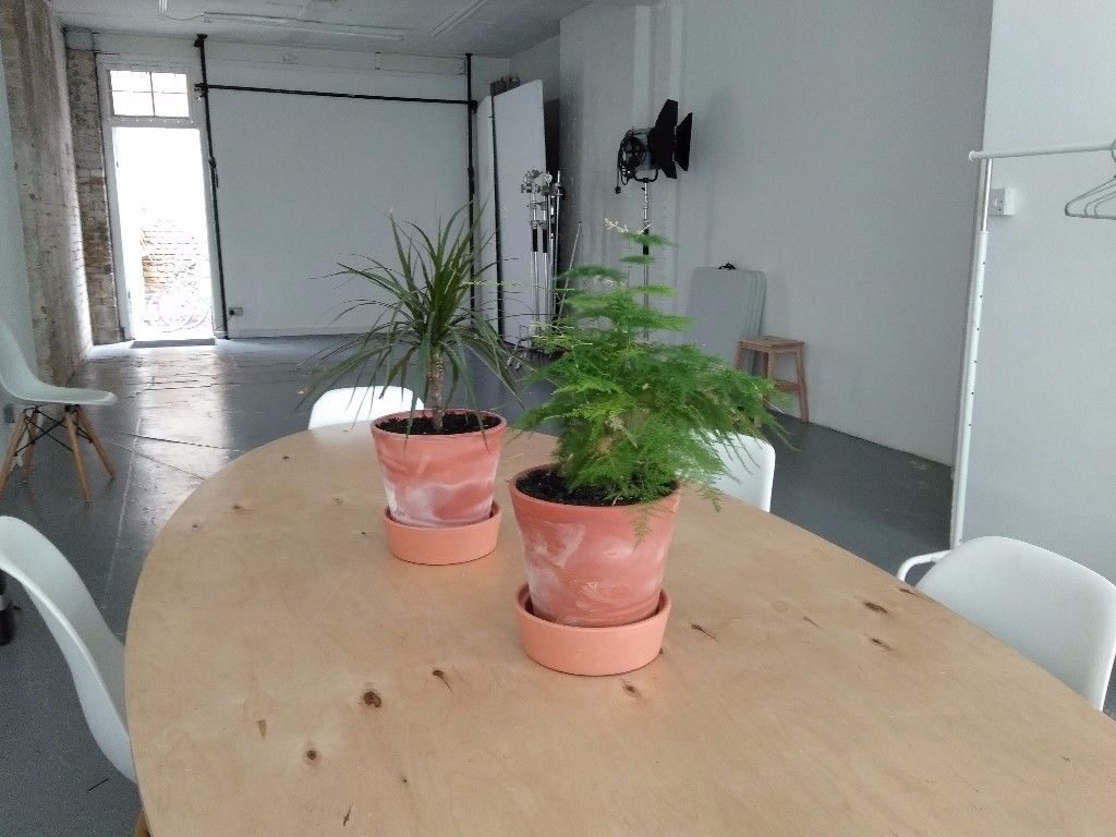 Co working / Desk Space and Photograhy Studio