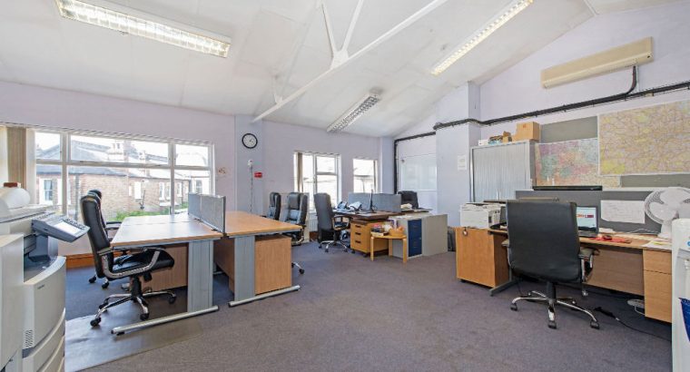 Desk Rental in Co-working Shared Workspace