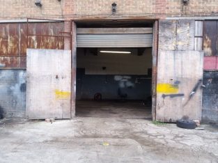 Secure Gated Unit & Yard Space Suitable For Motor Trade – Holds 6 Cars Parking For 8