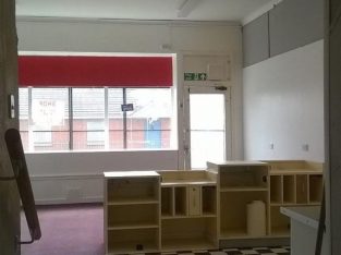 bakery / coffee shop / cafe / florist / office / filled roll sandwich shop to rent