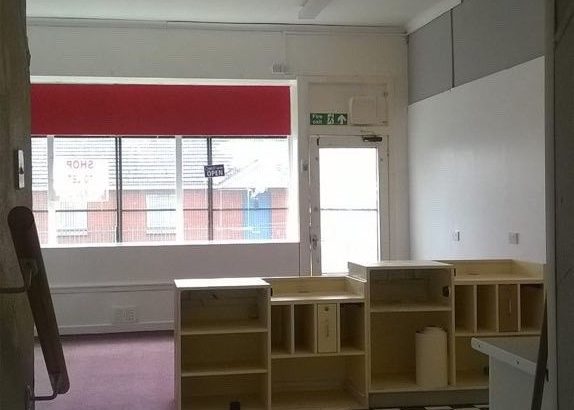 bakery / coffee shop / cafe / florist / office / filled roll sandwich shop to rent