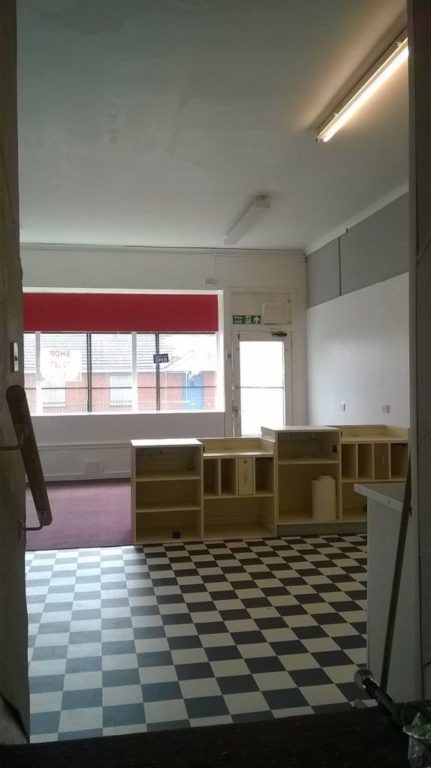 bakery / coffee shop / cafe / florist / office / filled roll sandwich shop to rent