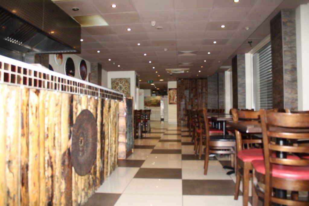 Restaurant + Commercial Kitchen, 125 Seater, For Rent in West London