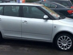 1.6 tdi diesel Skoda fabia elegance 2015 oneowner 50000 fsh long mot Feb fullyserviced £20 year tax