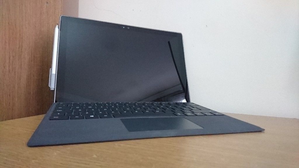 For sale Microsoft Surface Pro 4 Core i5 8GB RAM 256GB SSD + pen