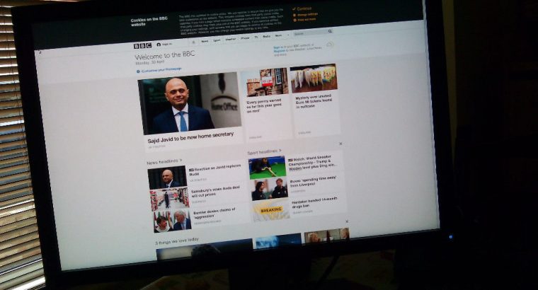 For Sale Dell U2410F UltraSharp 24″ LCD HDMI HD 1920×1200 Widescreen Monitor
