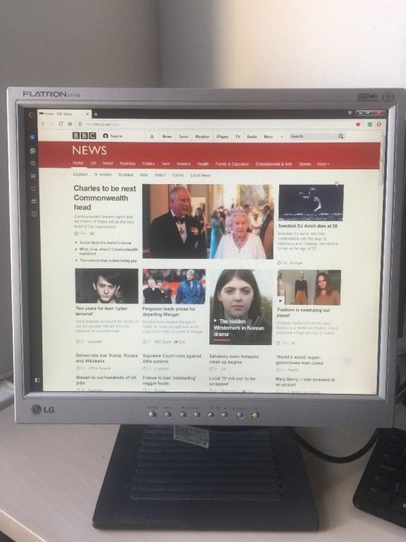 Good condition 17 inch LG screen / Monitor with USB ports