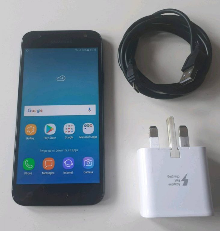 New Condition with charger Samsung J3 2017