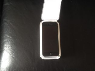 GOOD CONDITION APPLE IPHONE 5C