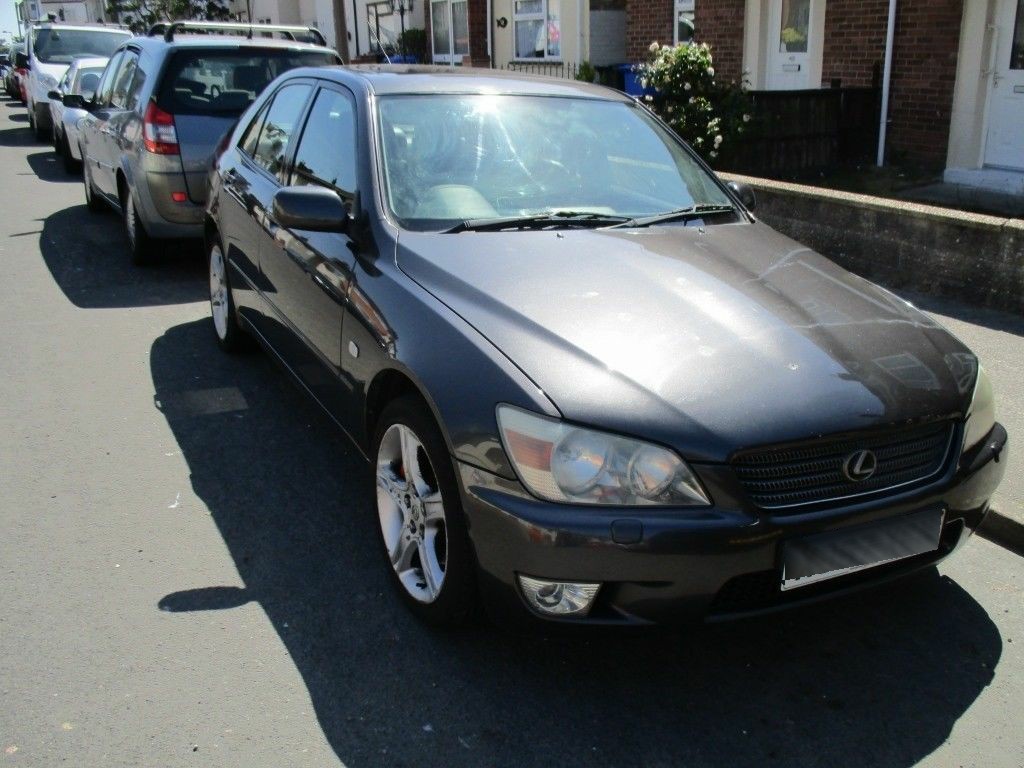 Spares or Repair Lexus IS200 SE