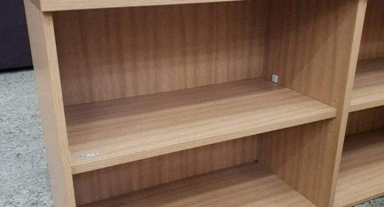 Pre owned Two shelved oak effect bookcase
