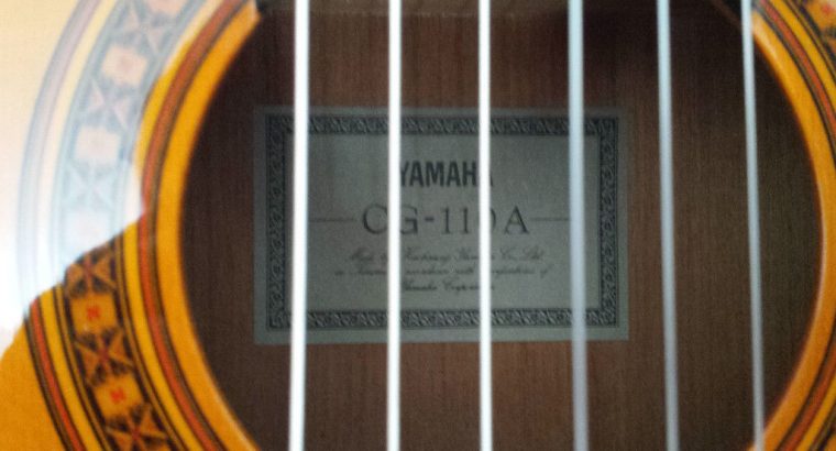 Acoustic guitar Yamaha CG 110A