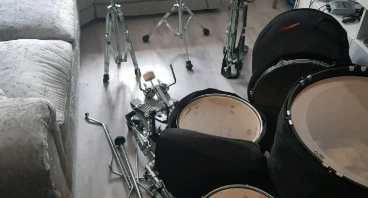 Full set of sonor drums