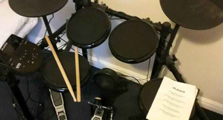 Electronic drum kit Alesis nitro