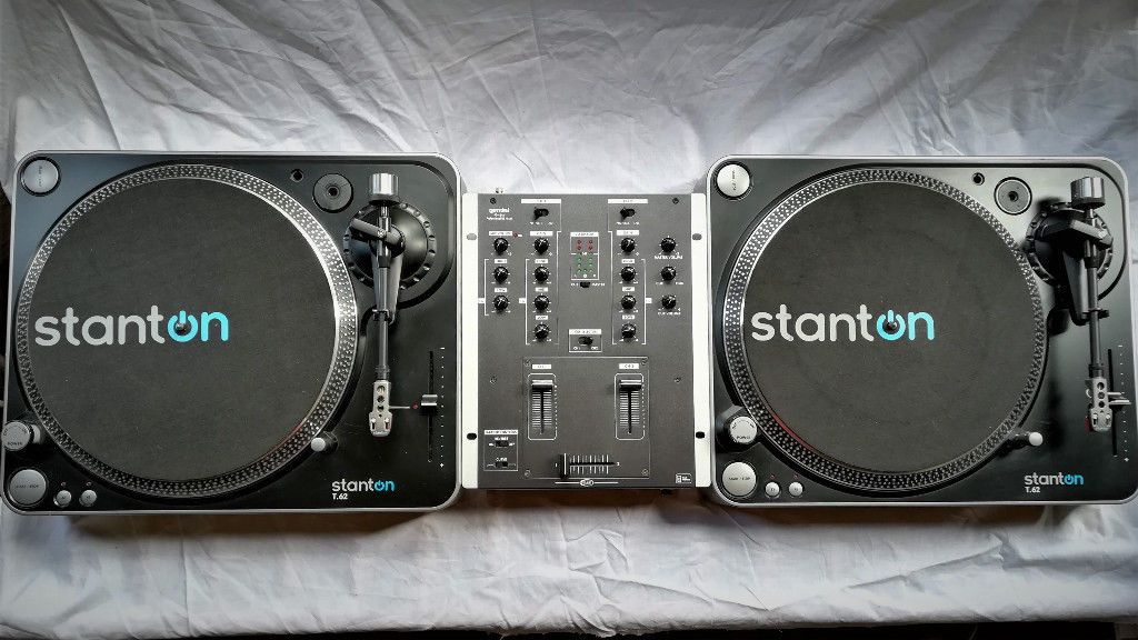 DJ Decks Stanton T.62 Direct-Drive With Gemini PS-424x Pro Mixer