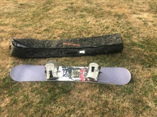 Perfect condition Atomic snowboard, bindings & bag