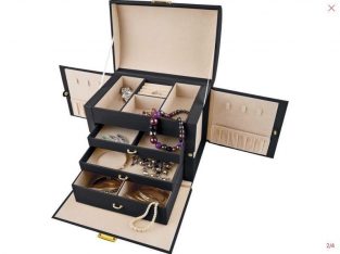 Excellent condition Large black jewellery case