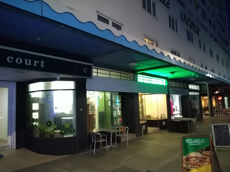 Multi-award winning pizzeria with delivery service and restaurant