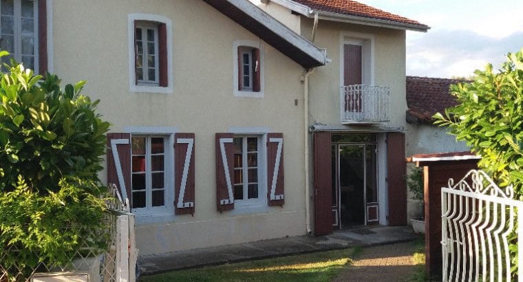 For sale Spacious, character family home in South West France