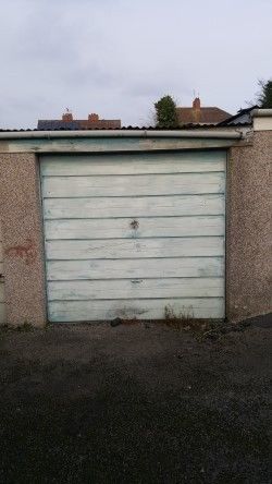 FOR SALE SINGLE GARAGE IN ST GEORGE