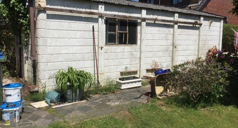 FREE OF CHARGE Block construction Garage, Buyer dismantles and collects (no roof)