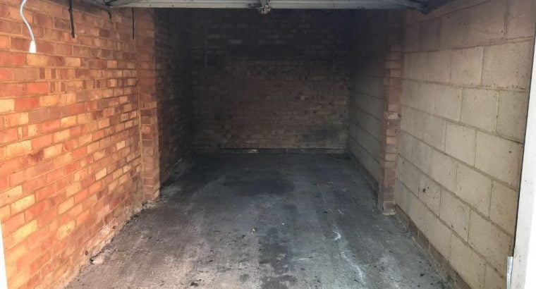 Large Garage to rent