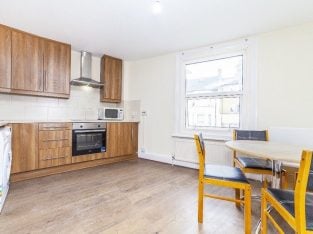 One Bedroom Flat Newly Refurbished Available to Rent in Acton