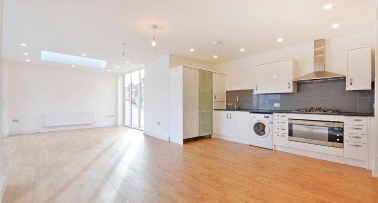 4 bed House Stunning and Modern newly built