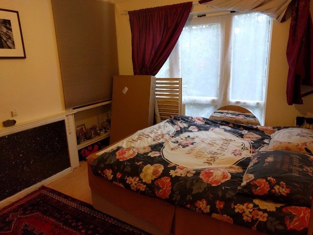 Fully furnished and refurbished Large Double room for couple